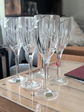 Mikasa Clear Crystal Uptown Fluted Wine Glasses - Set of 5